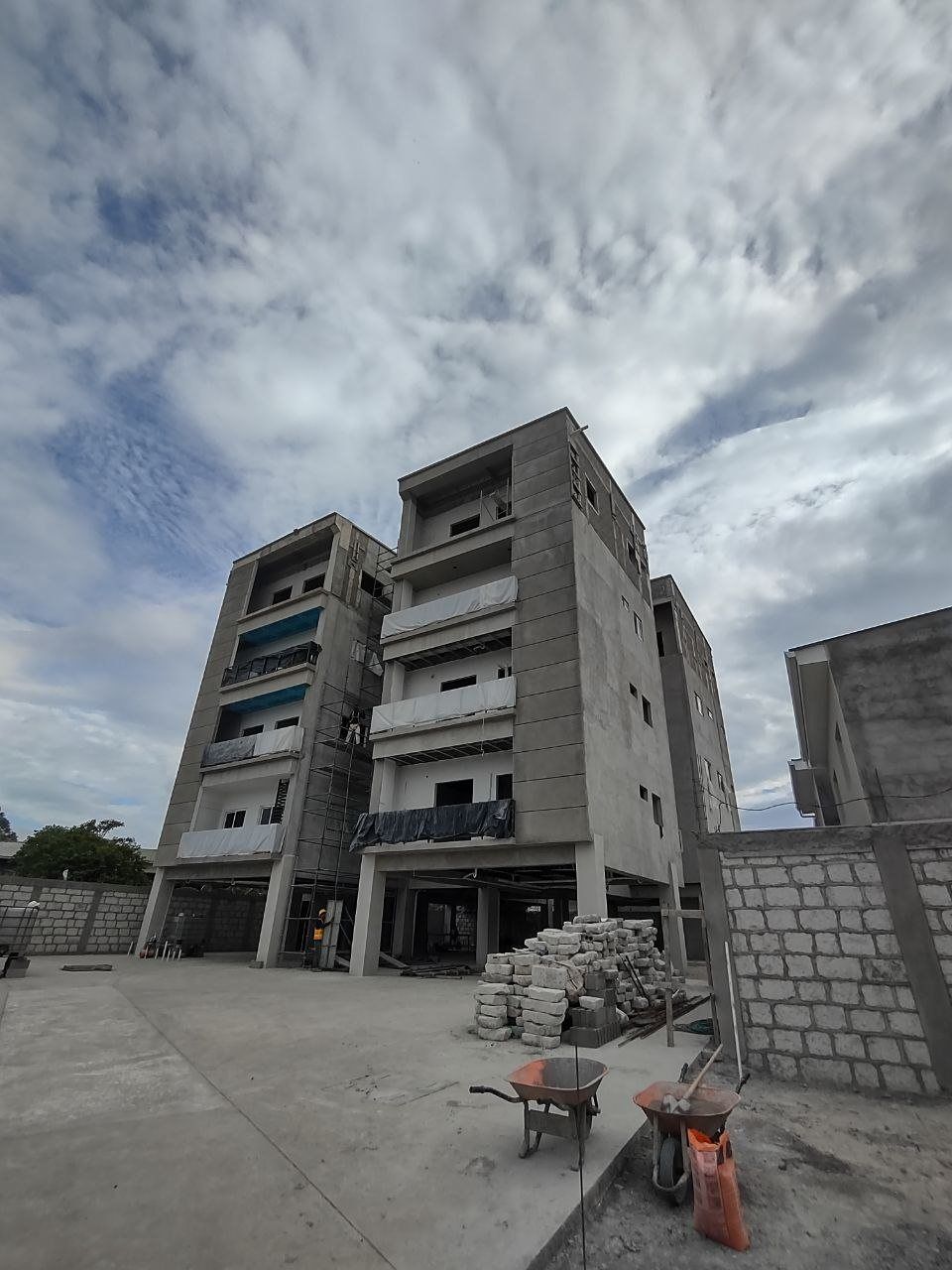 Torres de Condominios SUNNA en construcción